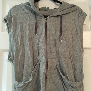 Short sleeve hoodie